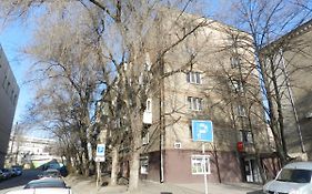 2-Room Apartment On Nezalezhnoi Ukrainy Street 59, By Grandhome